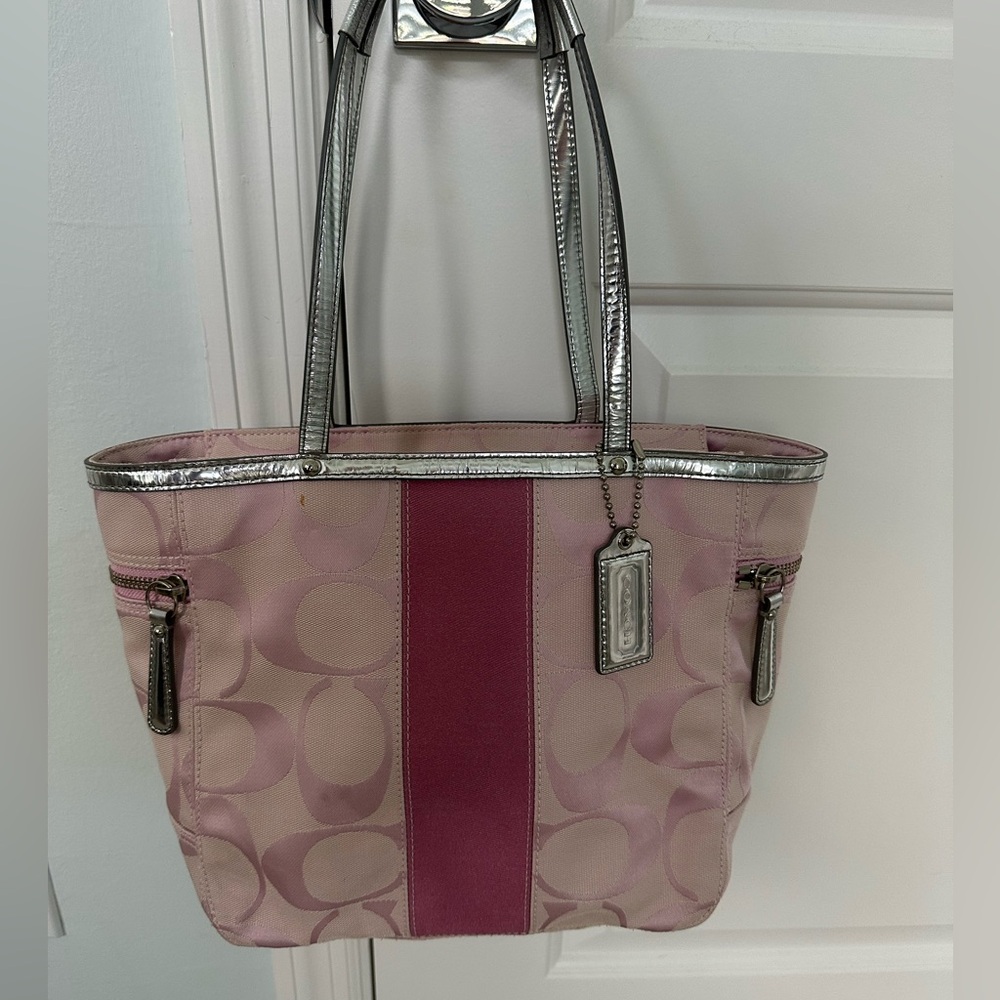 Coach - shoulder purse - Vintage - light pink/fuchsia silver leather/fabric